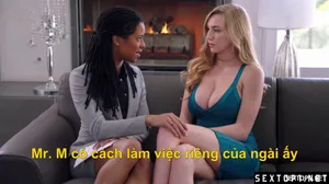 Cô ấy có một chút mỡ bụng và là người khá trầm tính. Ai có thể không yêu bộ ngực như thế này?